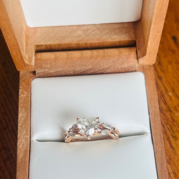 Diamond ring set - Picture 4 of 9
